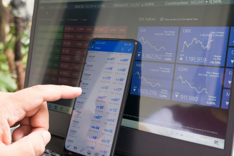 Mở tài khoản và mua quỹ ETF trên ứng dụng di động